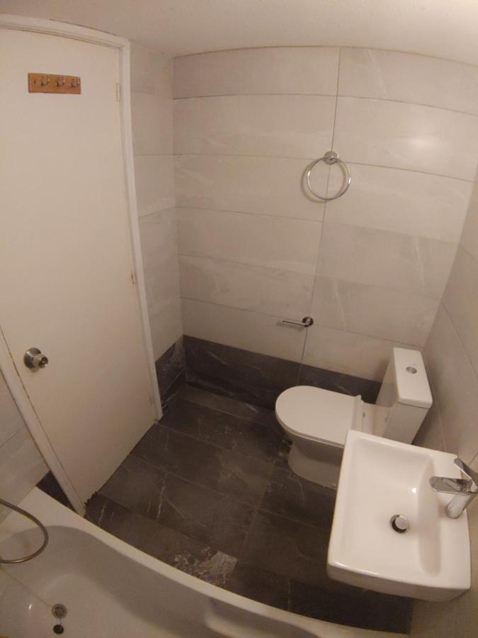 Luxury Apartment In Light House Beach Paphos Kültér fotó