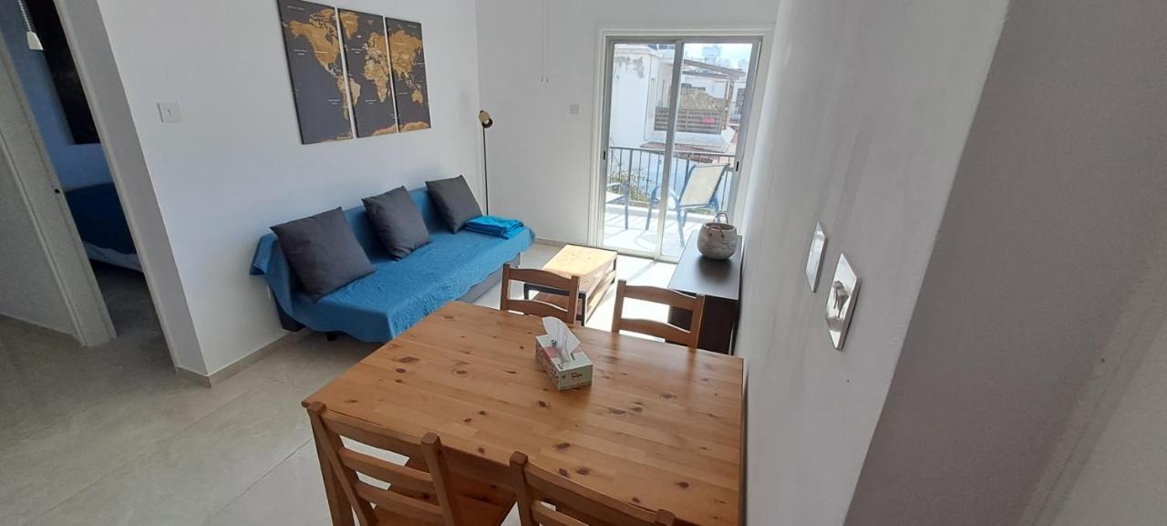 Luxury Apartment In Light House Beach Paphos Kültér fotó