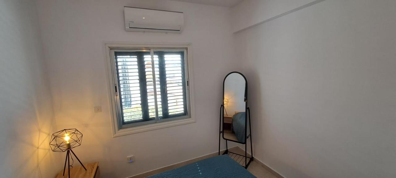 Luxury Apartment In Light House Beach Paphos Kültér fotó