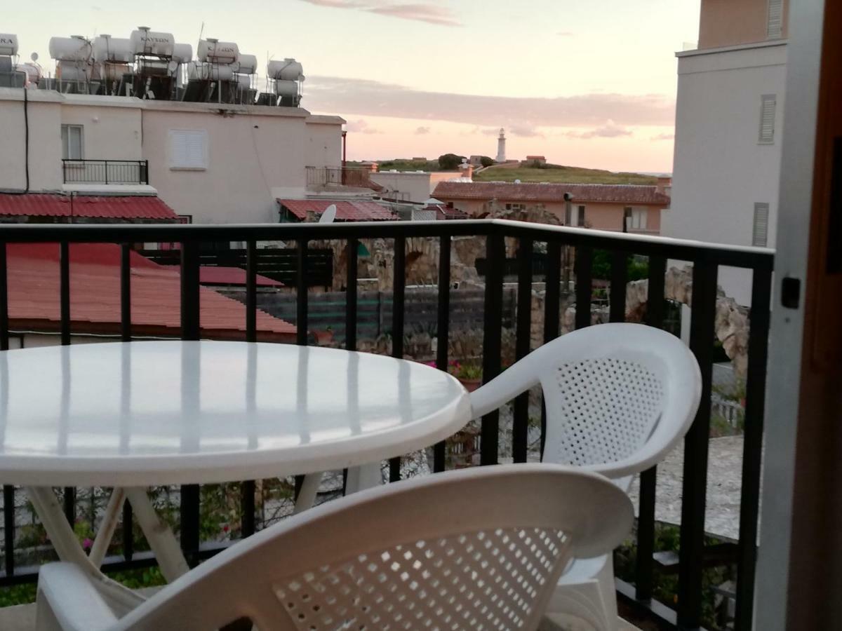 Luxury Apartment In Light House Beach Paphos Kültér fotó